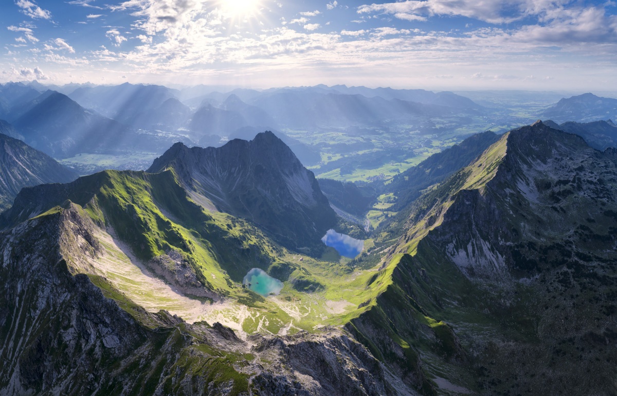 Panorama Allgäu Alpen Berge Oberstdorf Sommer Gaißalpsee Rubihorn Bergsee Nebelhorn Oberallgäu blauer himmel grün sonne