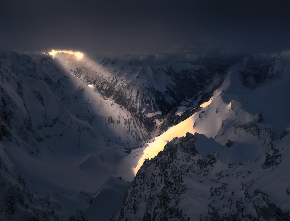 Landschaftsfotograf Panorama Allgäu Alpen Berge Winter Schnee verschneit Trettach Einödsbach Hochalpen Sonnenuntergang Alpenglühen Oberstdorf Oberallgäu schwarz orange weiß blau sonne