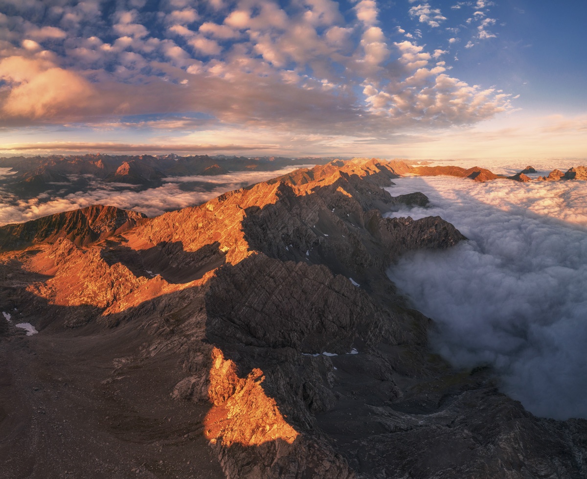 Panorama Tirol Lechtal Hochalpen Sonnenaufgang Alpenglühen Sommer Hornbachkette Hinterhornbach rot orange blauer himmel sonne