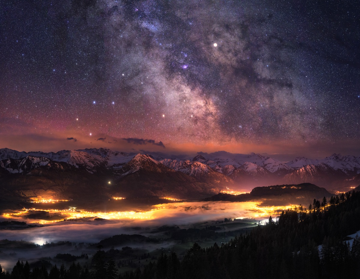 Panorama Allgäu Alpen Berge Illertal Milchstraße Nacht Sterne Oberstdorf Sommer Oberallgäu orange schwarz