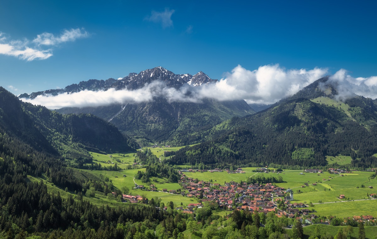 Panorama Allgäu Alpen Berge Breitenberg Rotspitz Hindelang Sommer Bad Oberdorf Oberallgäu Imberger Horn grüne wiesen blauer himmel sonne