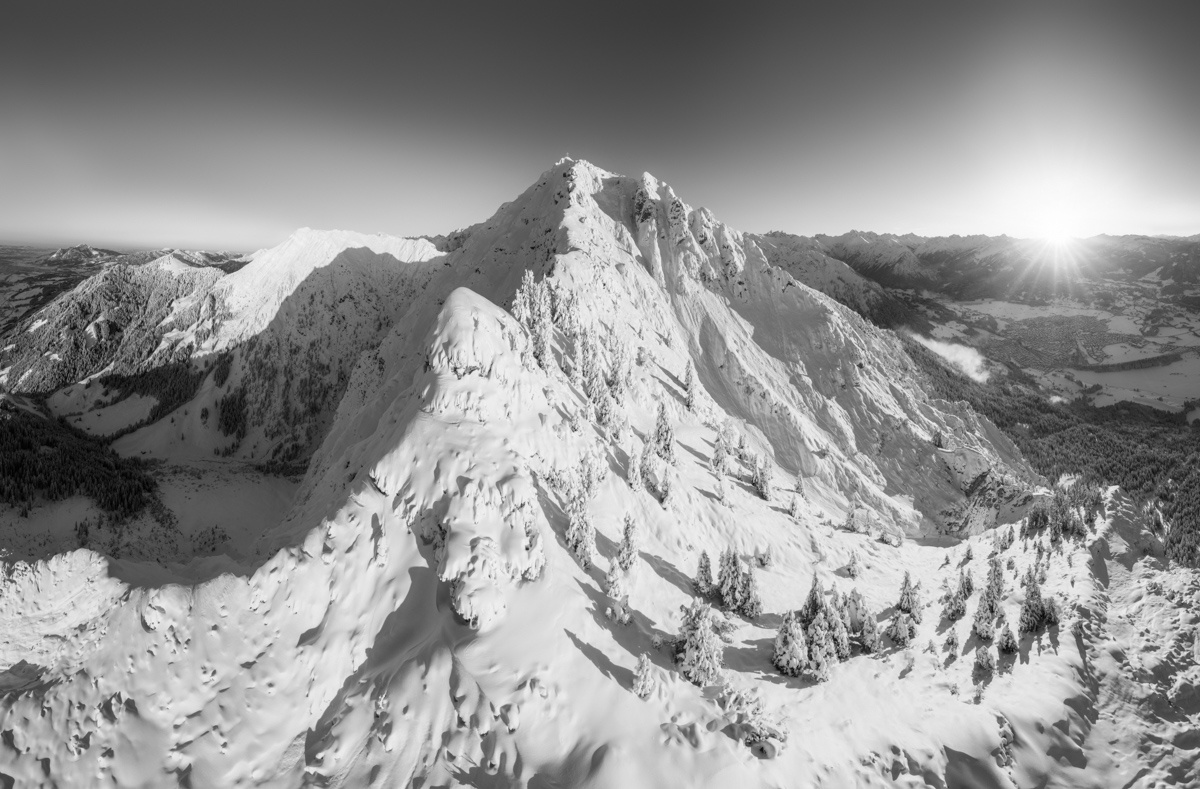 Panorama Allgäu Alpen Berge Winter Schnee verschneit Rubihorn Nebelhorn Oberstdorf Sonnenuntergang Alpenglühen rot orange blau