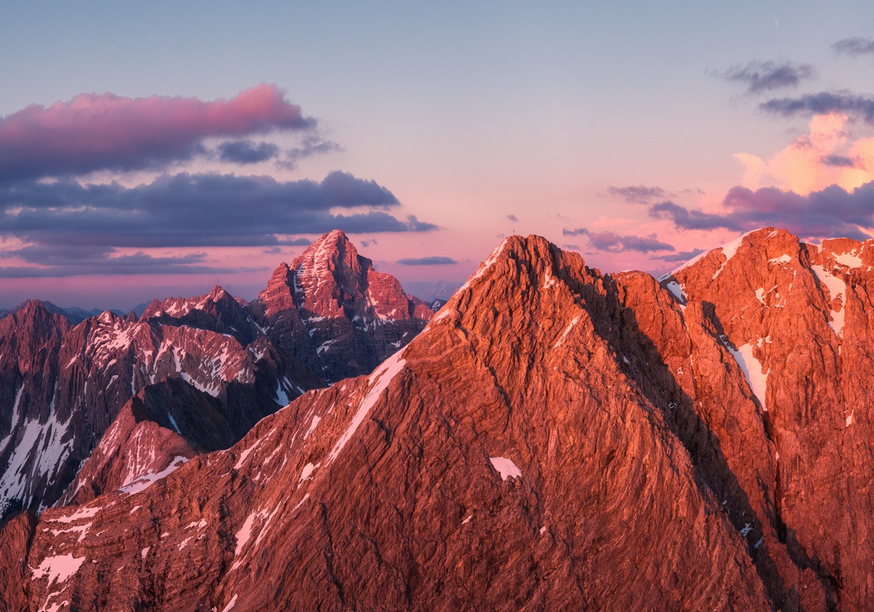 LIEBLINGSBILDER - 0256 - 7e698f74 1 Panorama Allgäu Alpen Berge Hinterstein Frühling Schnee Alpenglühen Großer Wilder Hochvogel Oberallgäu orange rot++_