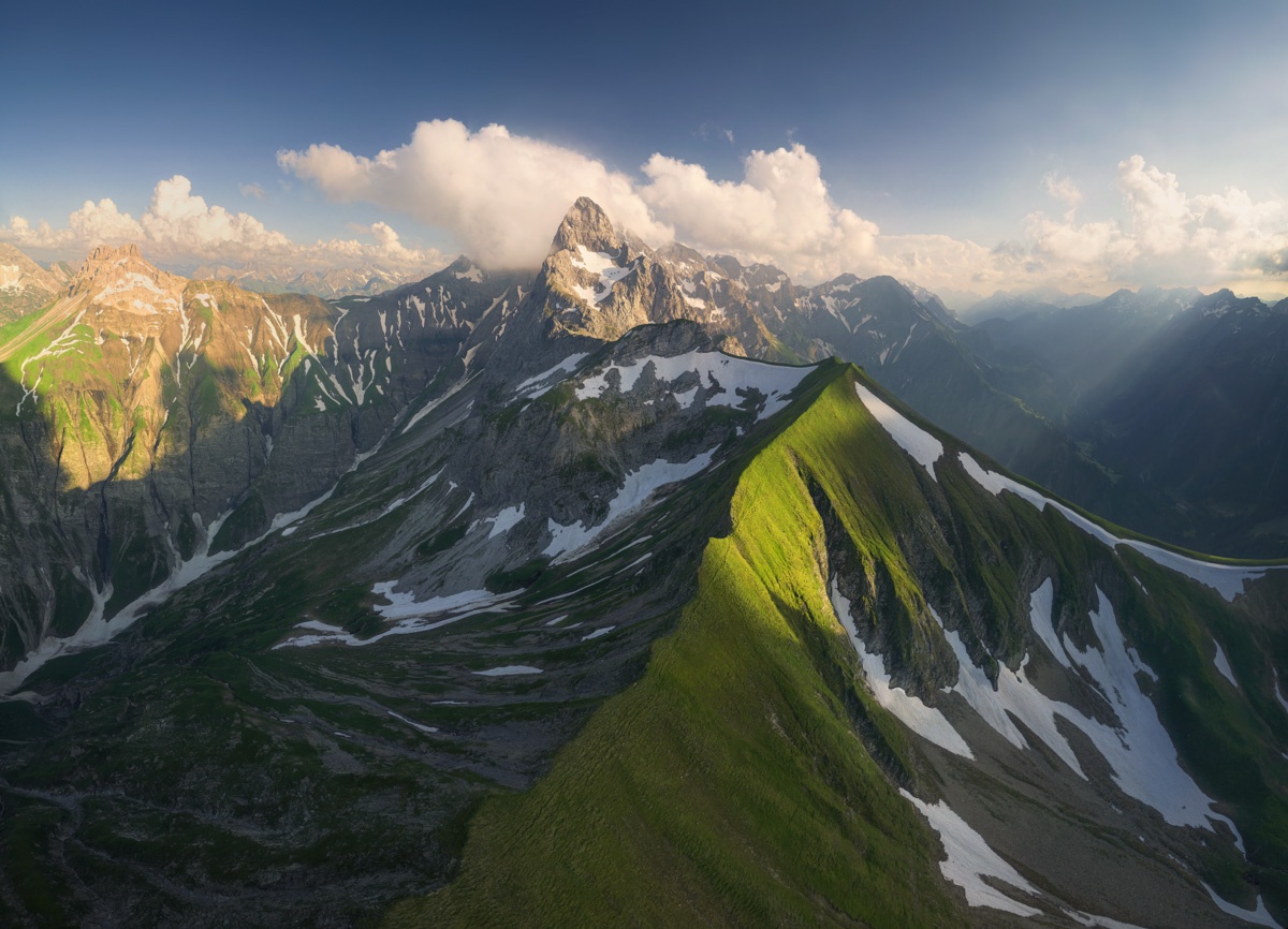 Meine Lieblingsmotive - 0487 - 3104cab4 1 Landschaftsfotograf Panorama Allgäu Alpen Berge Oberstdorf Trettach Stillach Frühling Spring Oberallgäu Hochfrott Mädelegabel grüne wiesen blauer himmel sonne