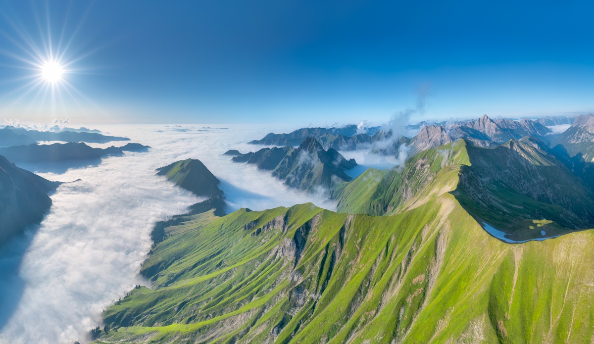LIEBLINGSBILDER - 0456 - fe8b9505 1 456 Sommer Allgäu Berge Sonne über dem Nebel blau grün Oberstdorf